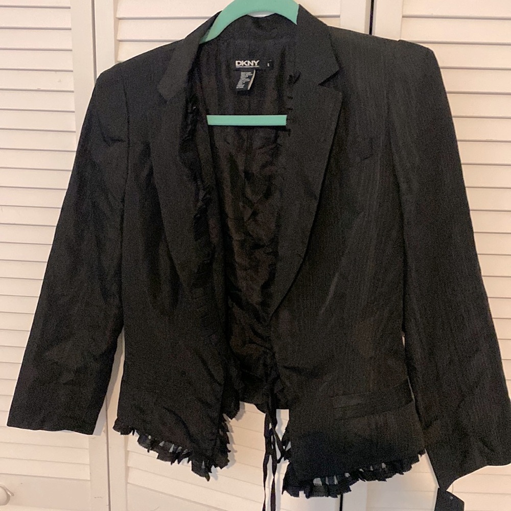 Chic Lightweight DKNY cropped jacket